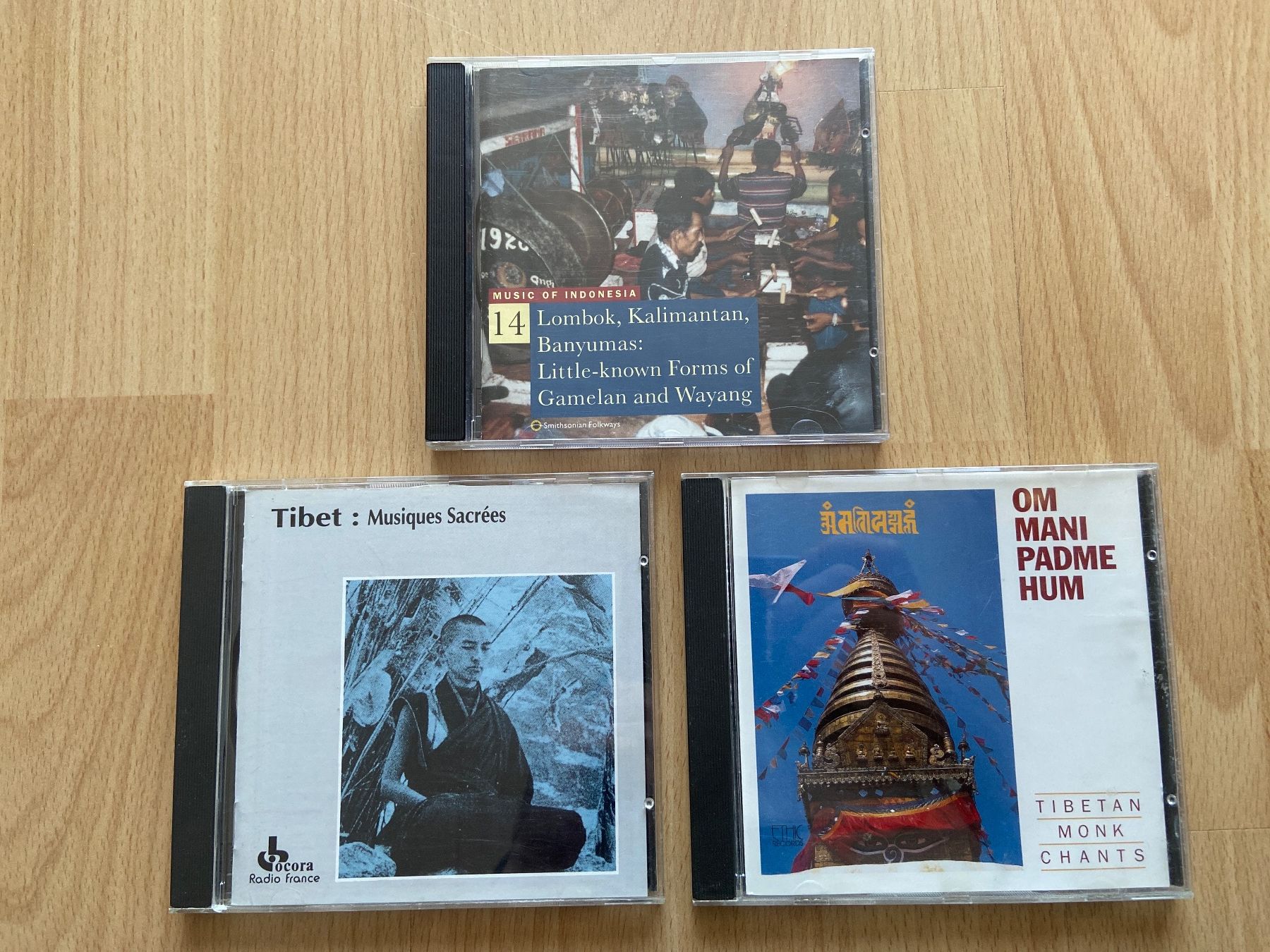 CD: 3 CDs: Tibet, Bali, Gamelan – Usato da Wabern venduto da fingersinfactories