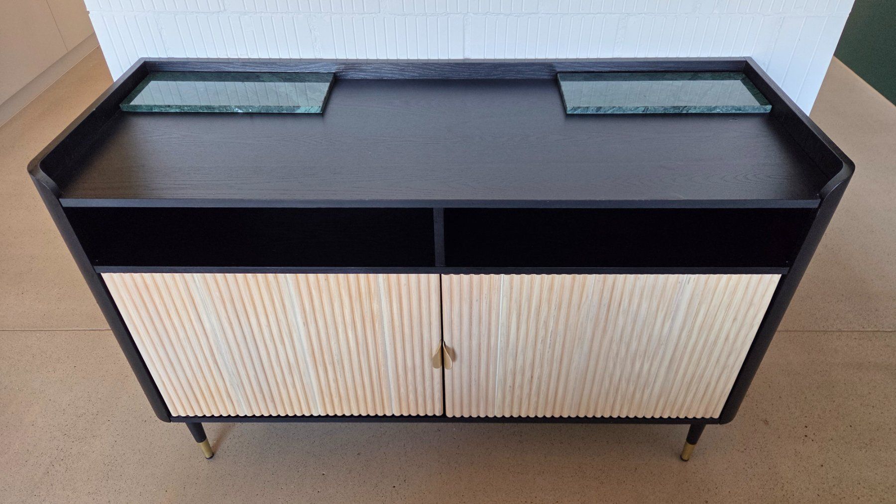 Maisons du monde Kommoden: Sideboard / Kommode mit Rillenfront im Art Deco-Stil – Gebraucht aus Islisberg von mar_5brw