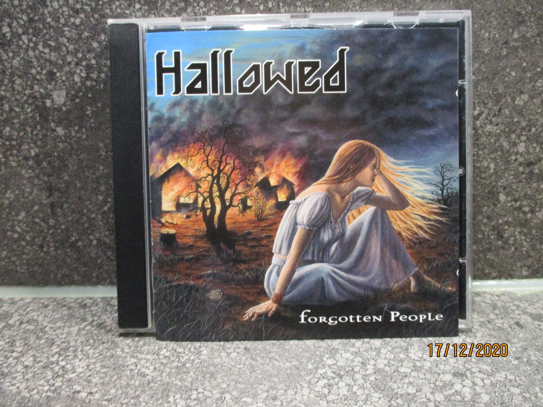 CDs: Hallowed -  Forgotten People – Gebraucht aus Liestal von Disc-Point