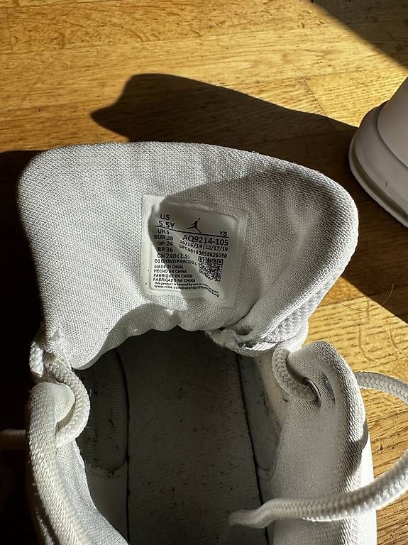 Scarpe da uomo: NIKE Air Jordan weiss Grösse 38 – Usato da Aesch BL venduto da Baschqua 3