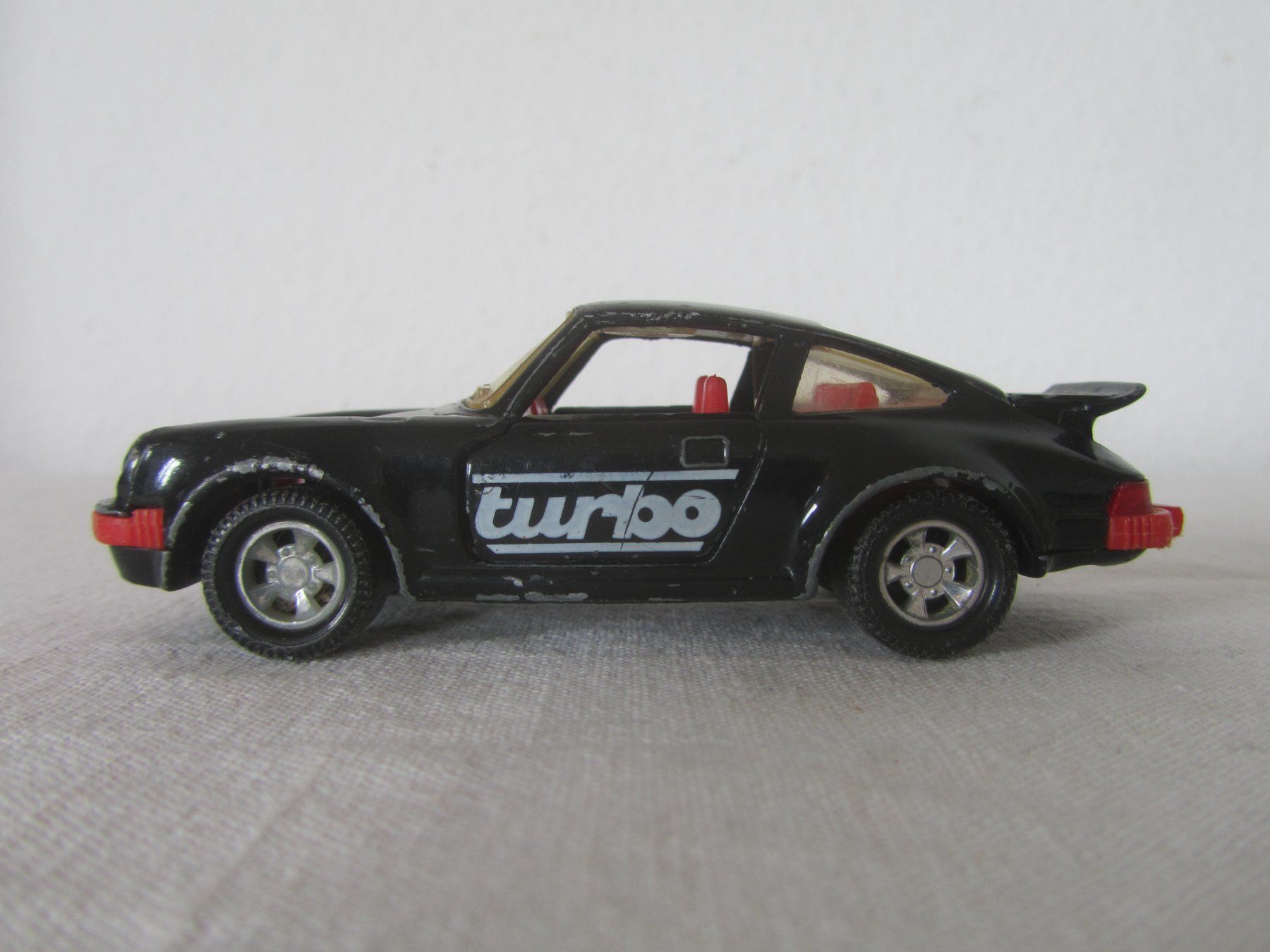 Matchbox Modellini d'auto: Porsche 911 Turbo Modellauto schwarz – Usato da Seengen venduto da mikelele