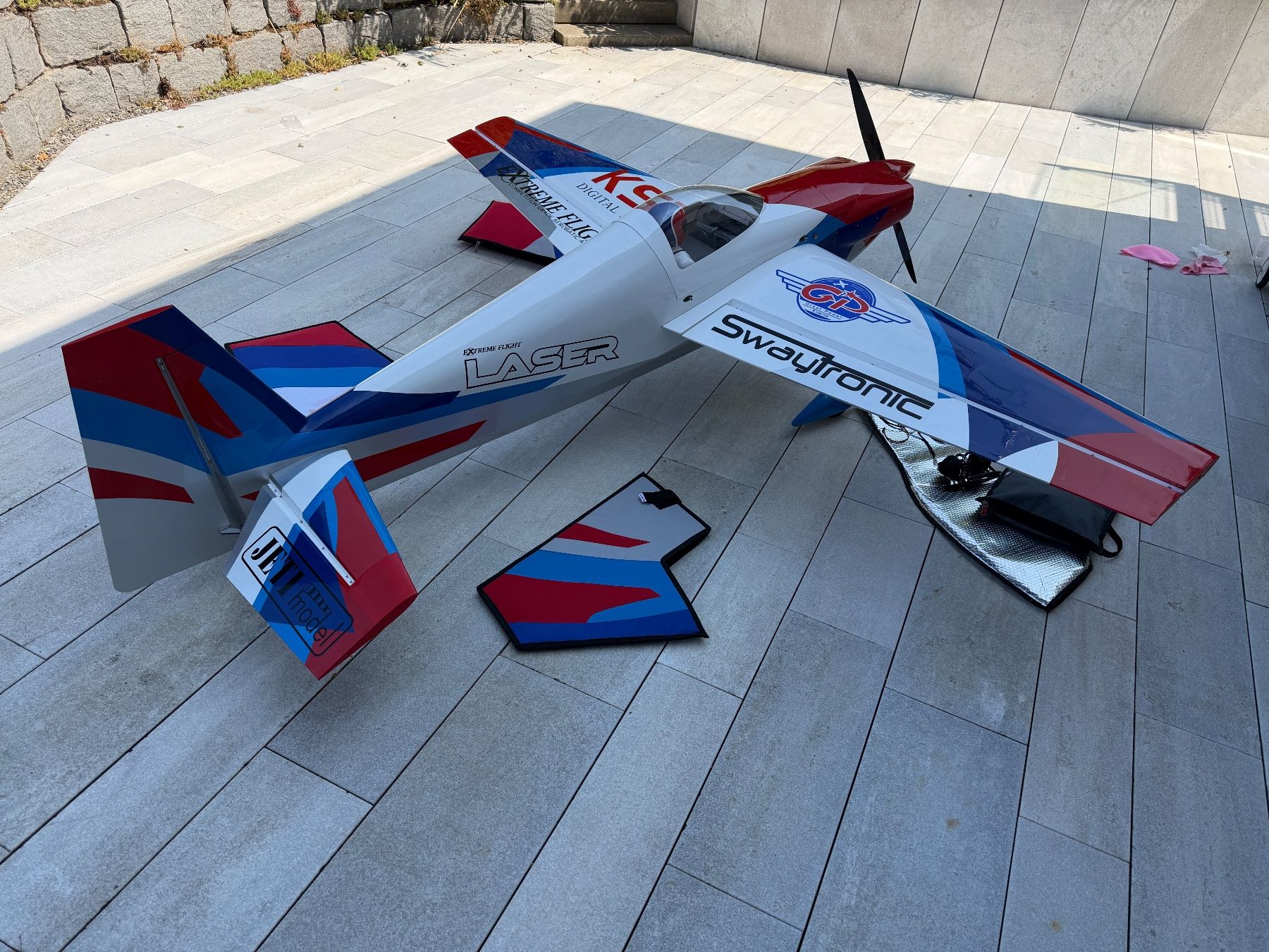 RC Kits de montage: Extreme Flight Laser 104" V2 – D'occasion à Dietlikon par Simi_flury 2