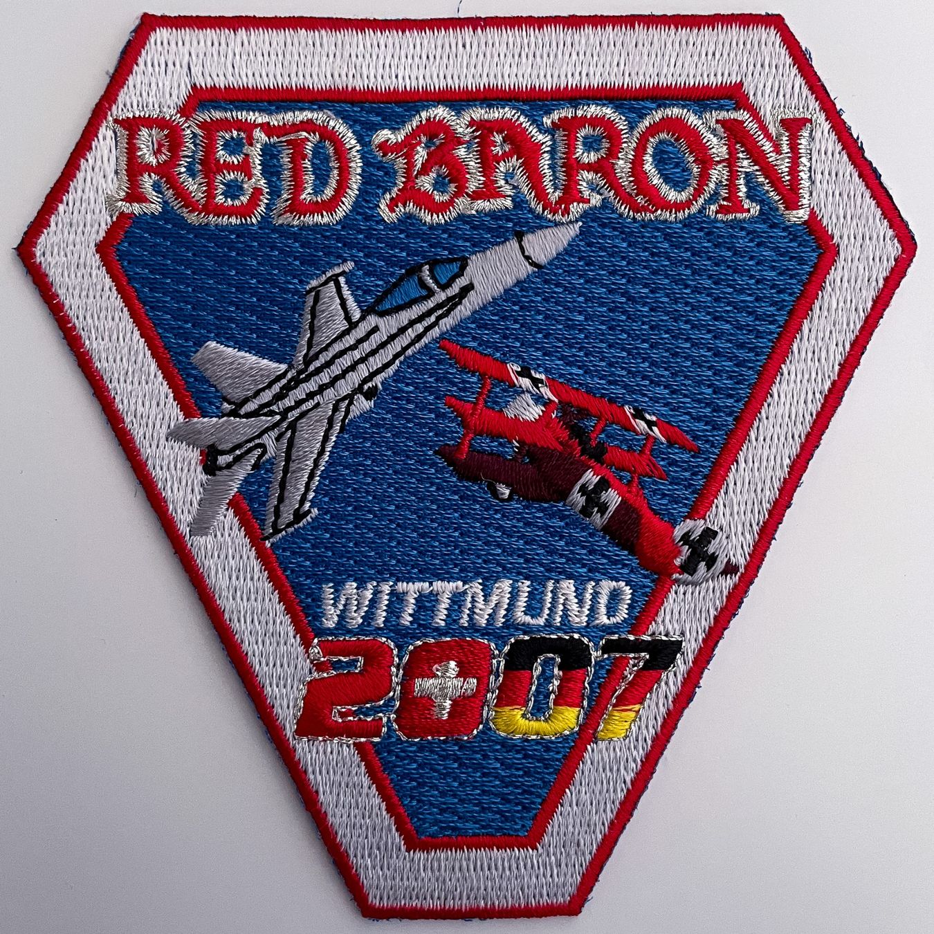 Schweizer Armee Toppe: Schweizer Luftwaffe Red Baron Wittmund 2007 – Nuovo (secondo la descrizione) da Bern venduto da mercandante