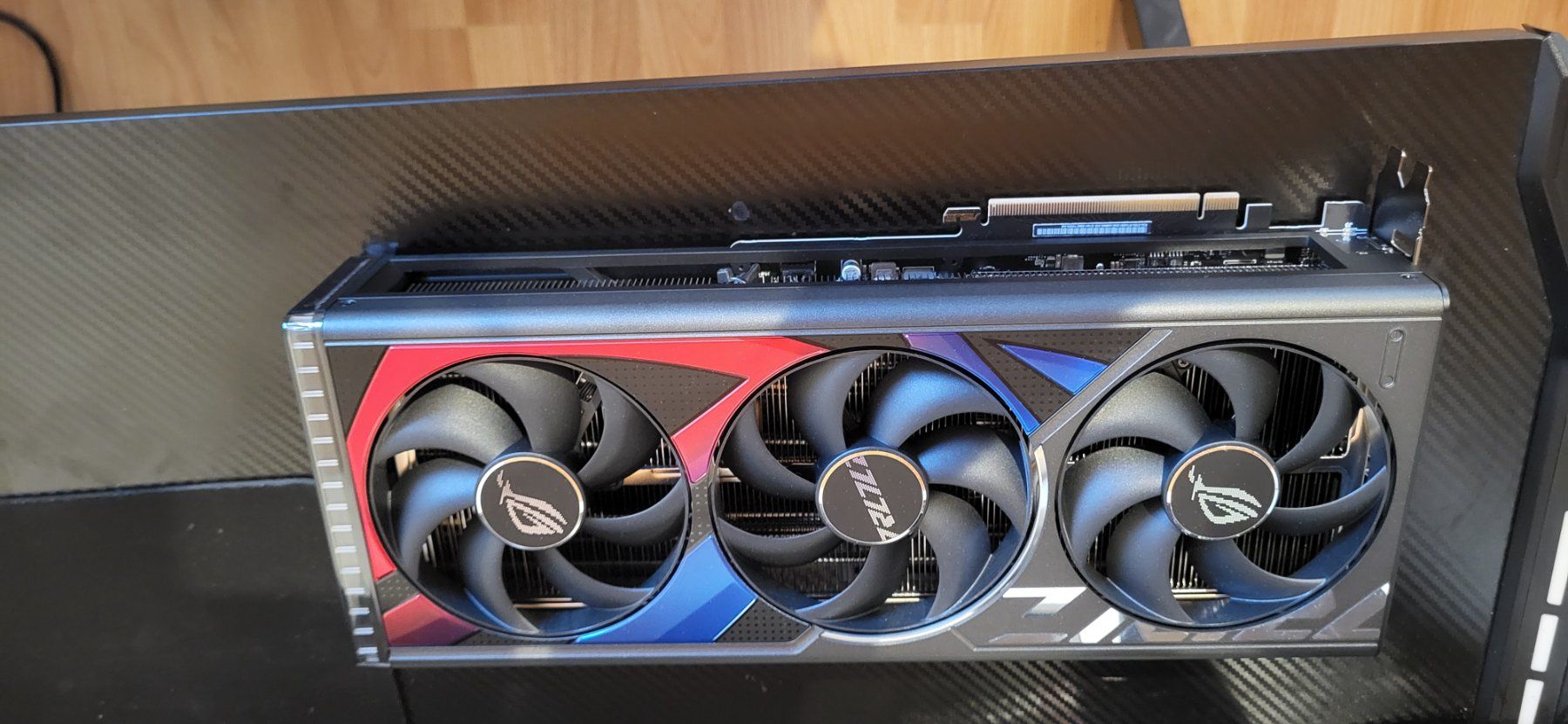 Asus Cartes graphiques: RTX 4090 Rog Strix gaming – D'occasion à Tägerig par dve_w6nw 2