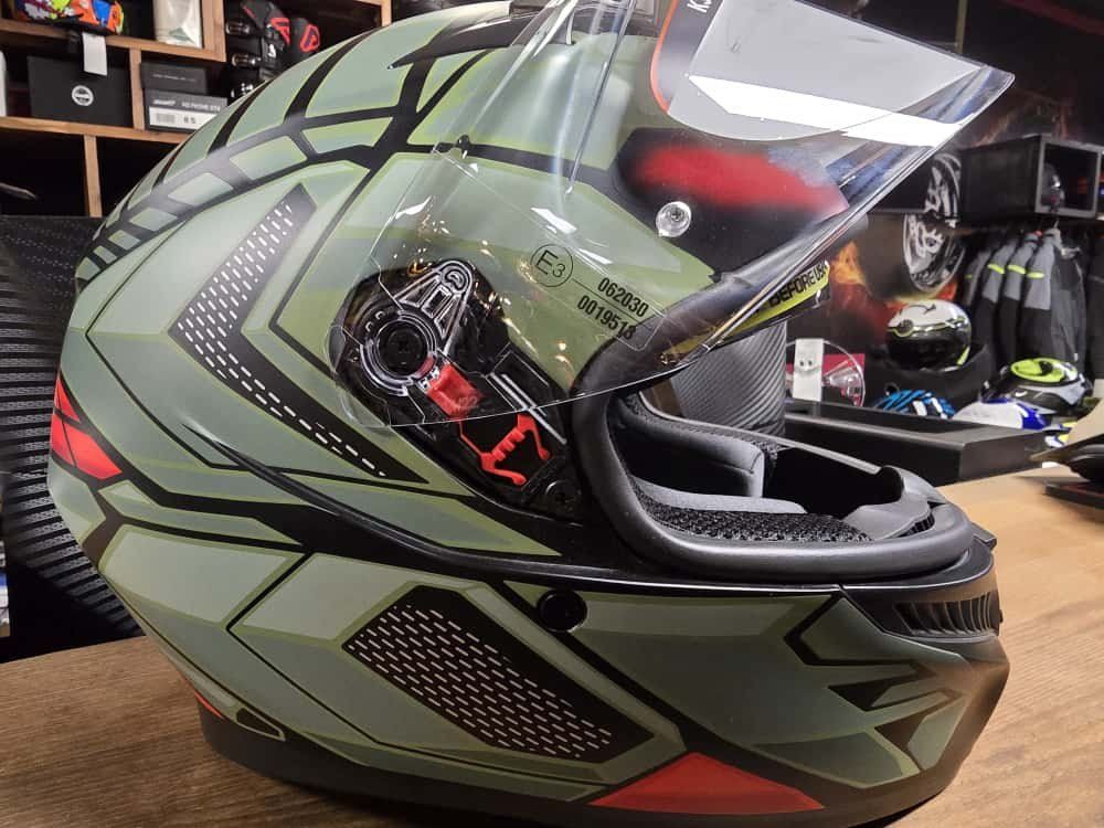 AGV Caschi & visiere: Casque AGV intégral K3Multi Decept olive vert/rouge/noir mat – Nuovo e nell'imballaggio originale da Yverdon-les-Bains venduto da MotoFactory. 5