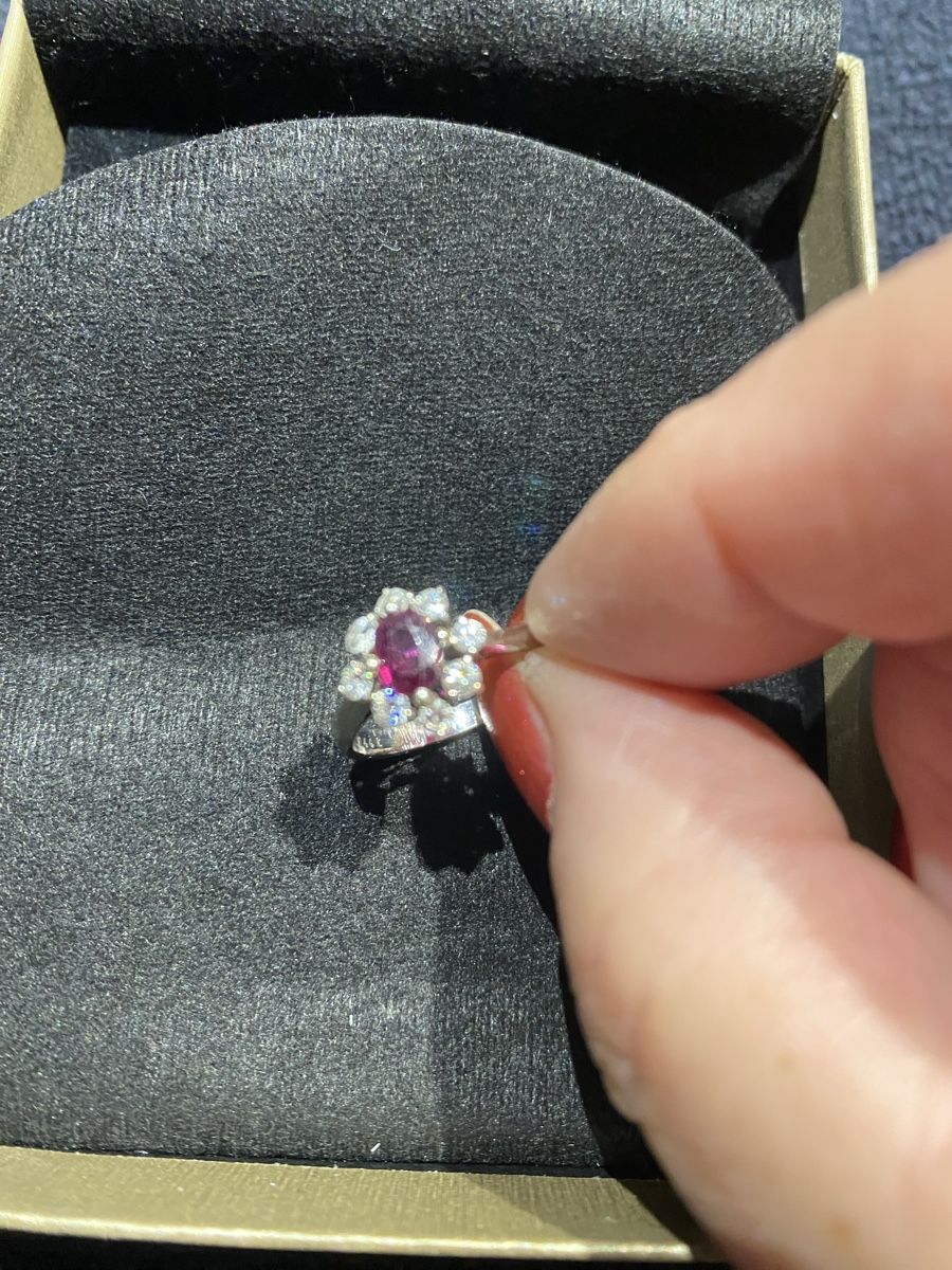 Bagues: Ring Weissgold 750, Rubin mit Brillanten – D'occasion à Suhr par weDie007 1