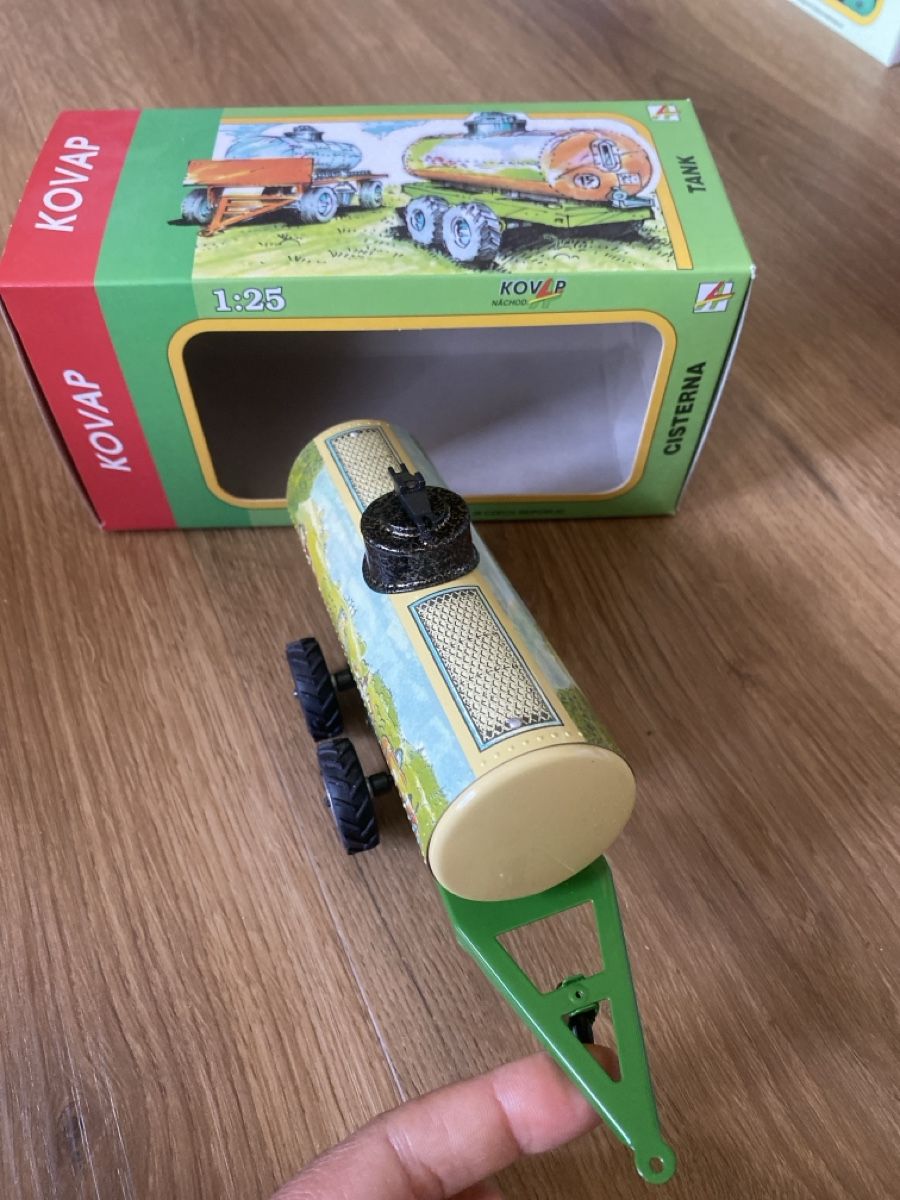 Abreuvoirs & Auges: Wassertank für Traktor Kovap  – Neuf avec emballage d'origine à Langnau i. E. par ela_ky8d 1