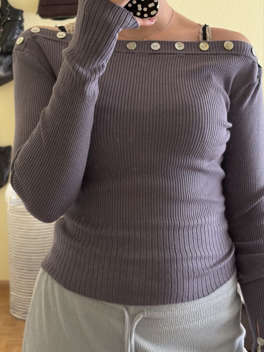 Maglioni & Felpe: Sweater – Nuovo (secondo la descrizione) da Basel venduto da pau_w9yw