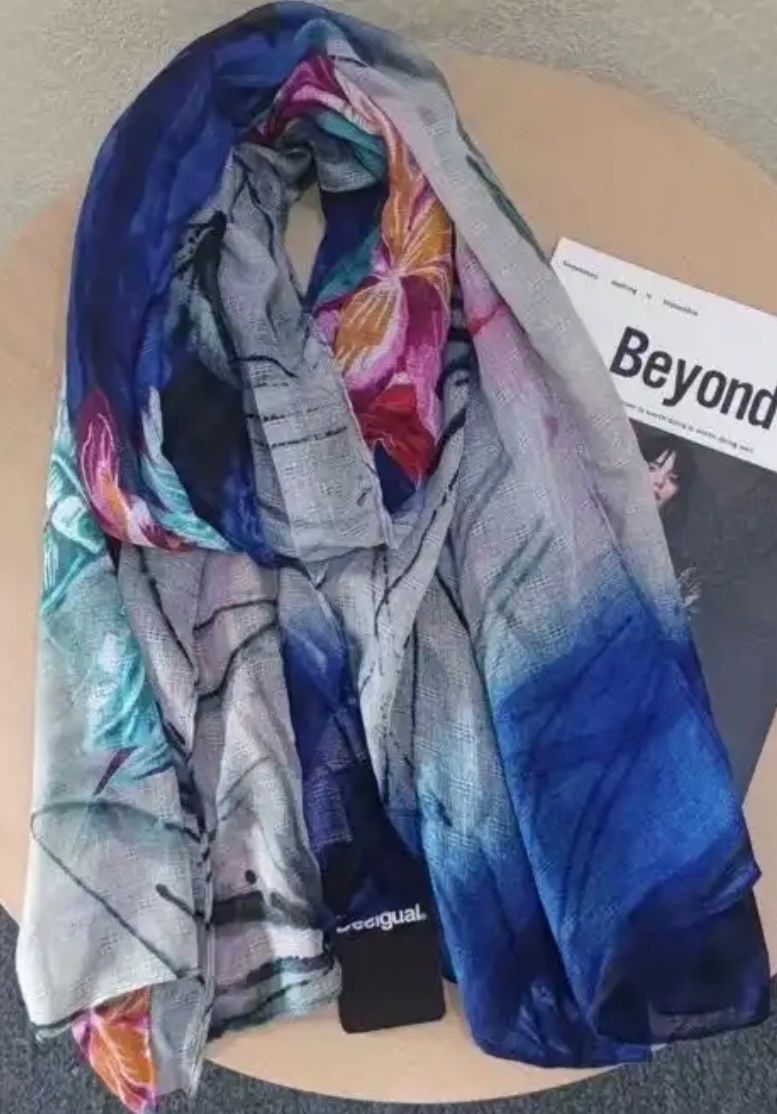 Foulard & Sciarpe: Desigual Schals – Nuovo (secondo la descrizione) da Birmenstorf AG venduto da BMW.M5 1