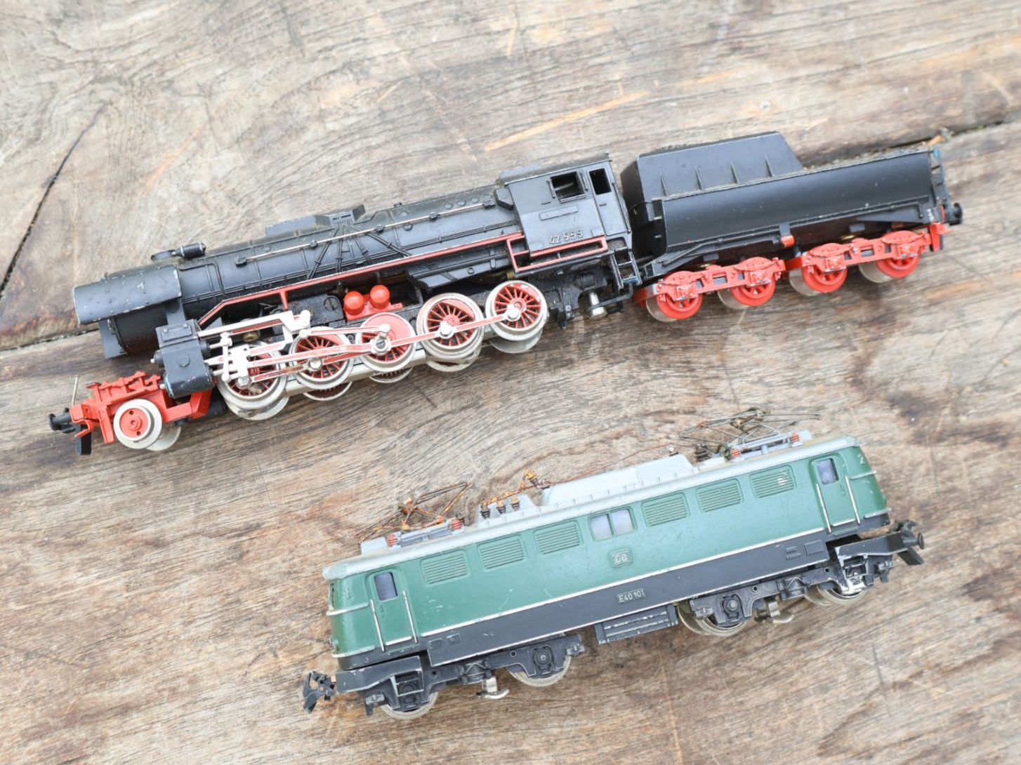 Trix Modellini di ferrovie: Trix Express grosse Dampflok BR 42 + E-Lok H0 - Metall – Usato da Winterthur venduto da Monstera