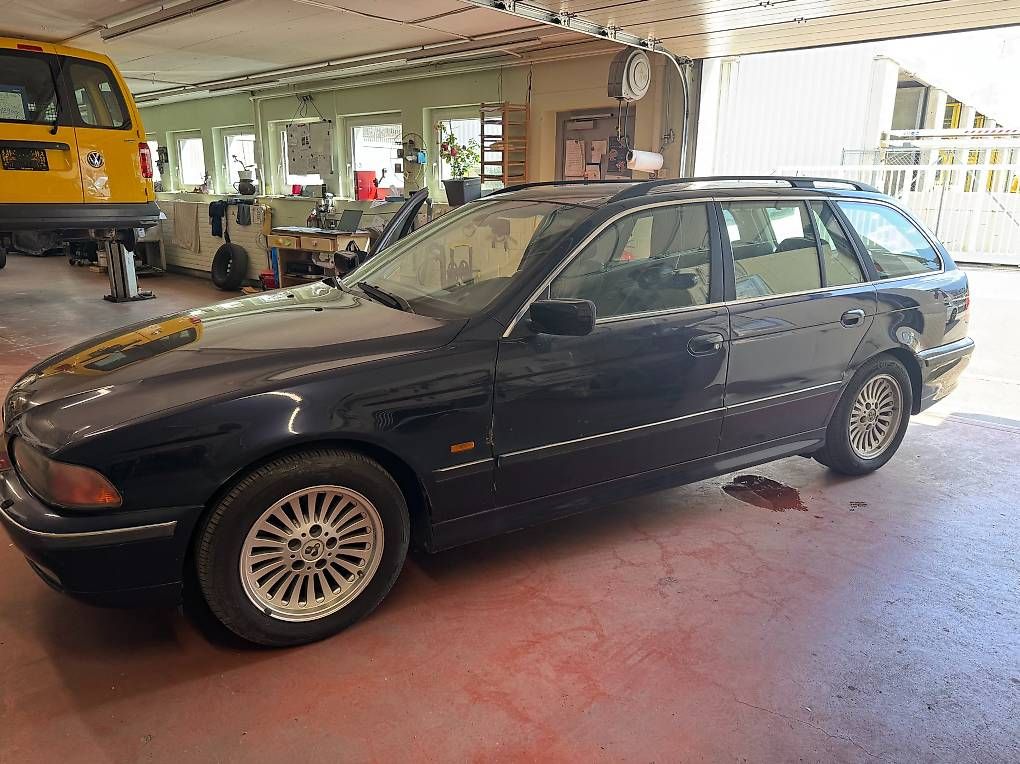 Autos: BMW 540 E39 – Gebraucht aus Chur von Cardinal1 5