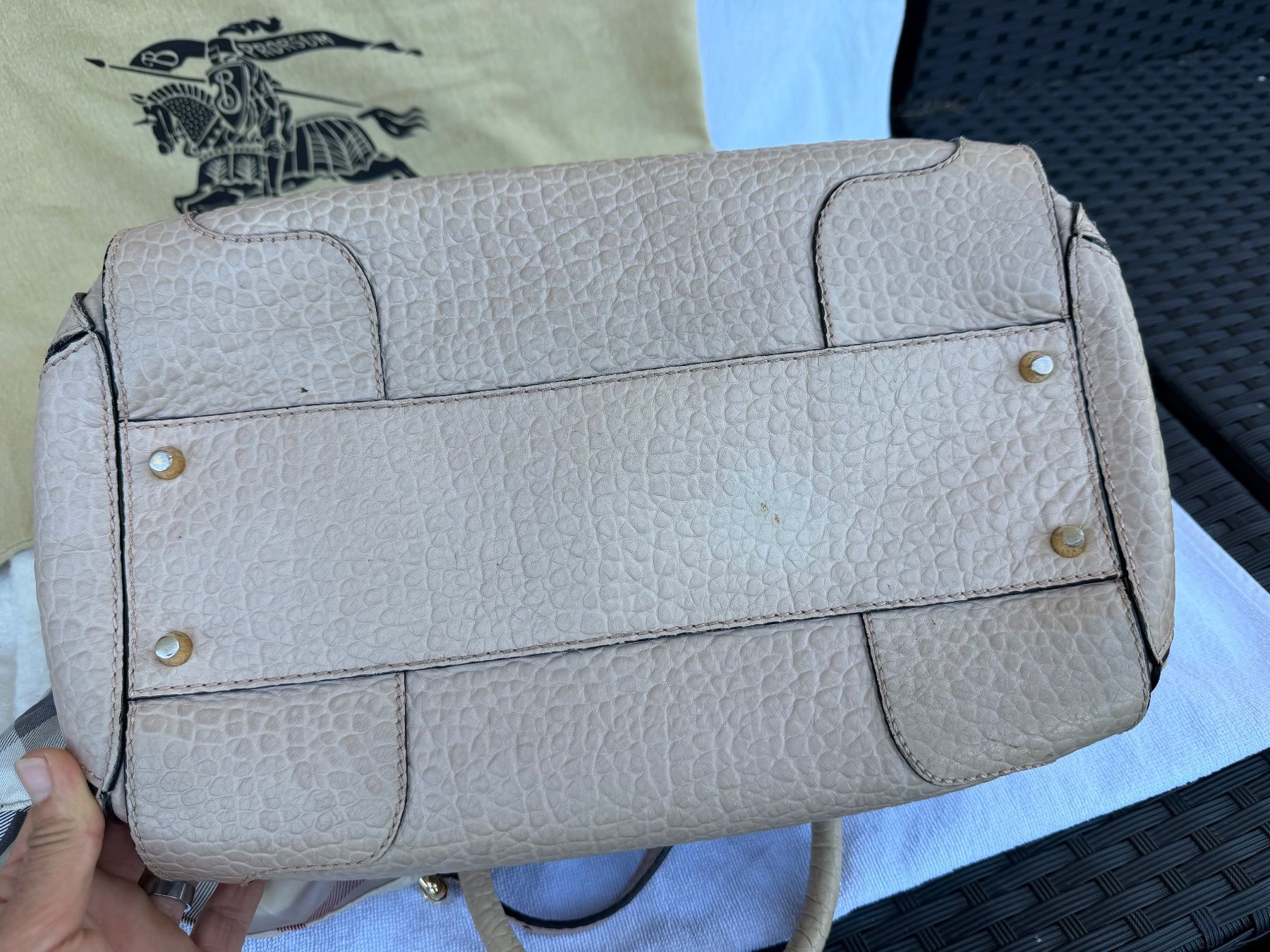 Burberry Taschen für Damen: Burberry Clifton – Gebraucht aus Steinen von FIN 4