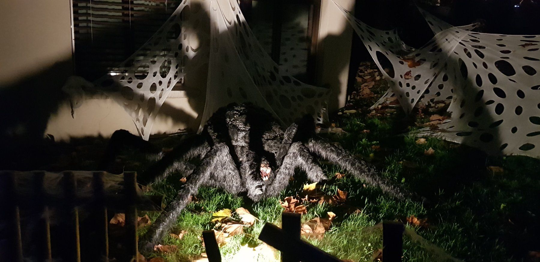 Tutte le decorazioni: HALLOWEEN/HORROR RIESEN SPINNE – Nuovo (secondo la descrizione) da Root venduto da LifestyleAccessoires 1