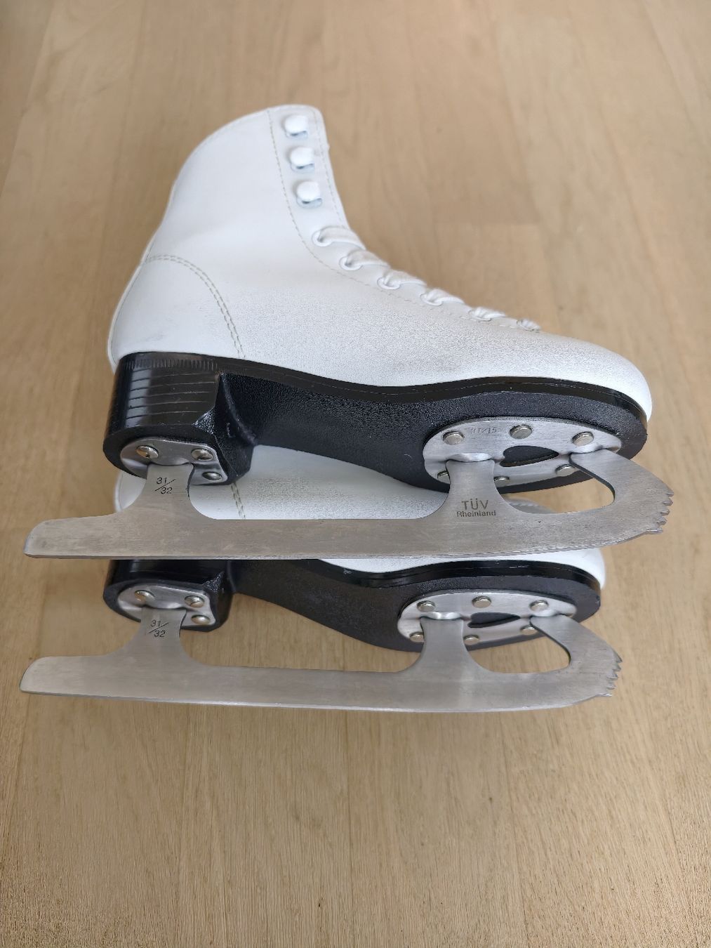 Schlittschuhe: Schlittschuhe Mädchen, Gr. 32 – Gebraucht aus Jona von Peppermint77 2