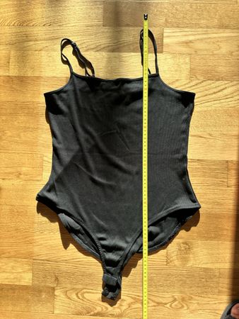 Schwarzer Body von even&odd