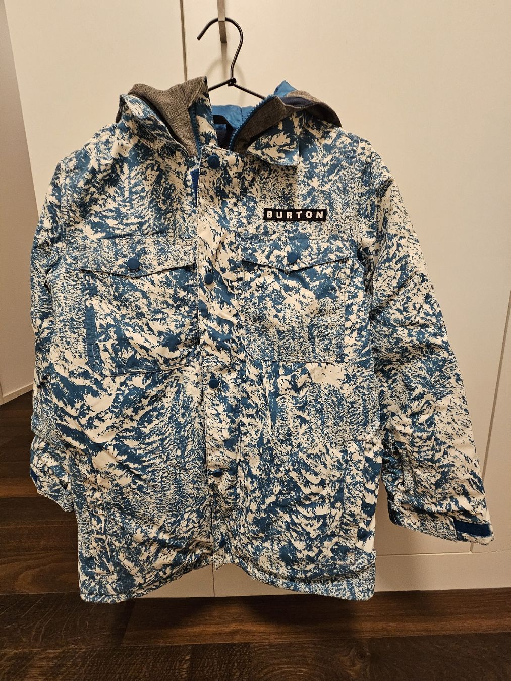 Burton Jacken & Mäntel: Burton Jacken – Gebraucht aus Bassersdorf von Tota91