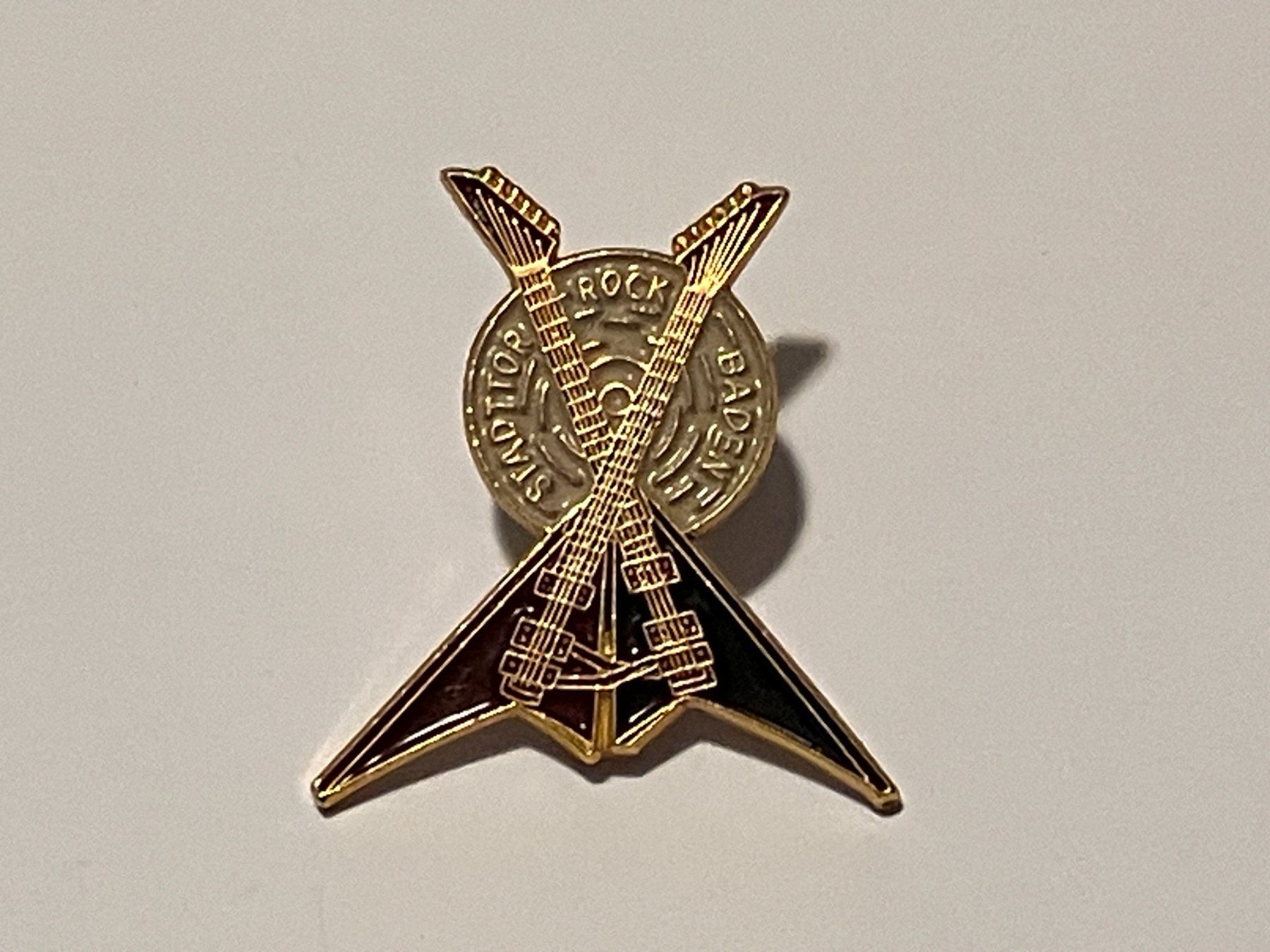Placchette & Badge: 1 Pin Stadttor Rock Baden – Usato da Basel venduto da djwwpp