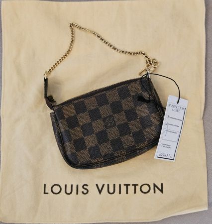 Louis Vuitton Mini Pochette Accessoires – Damier Ebene