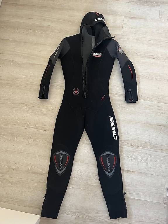 Cressi Mute per immersioni: Cressi Facile Halbtrockenanzug / Lady – Usato da Thierachern venduto da REAnow