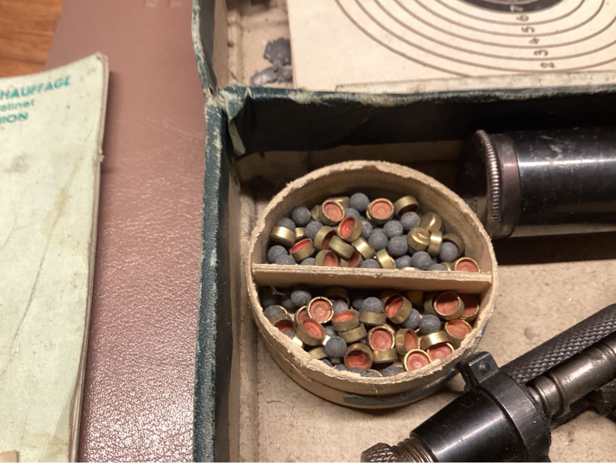 Schweizer Armee Stichwaffen: Militaria Lienhard comme photos – Gebraucht aus Luc (Ayent) von Rebouille 5