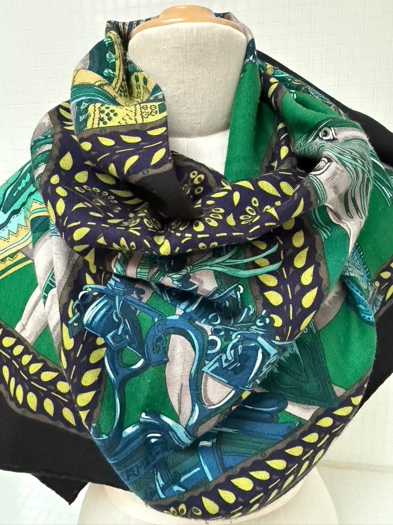 Hermès Foulards, Tücher & Schals: Hermès Cachemire Schal 140 – Gebraucht aus Herrliberg von crawl12 6
