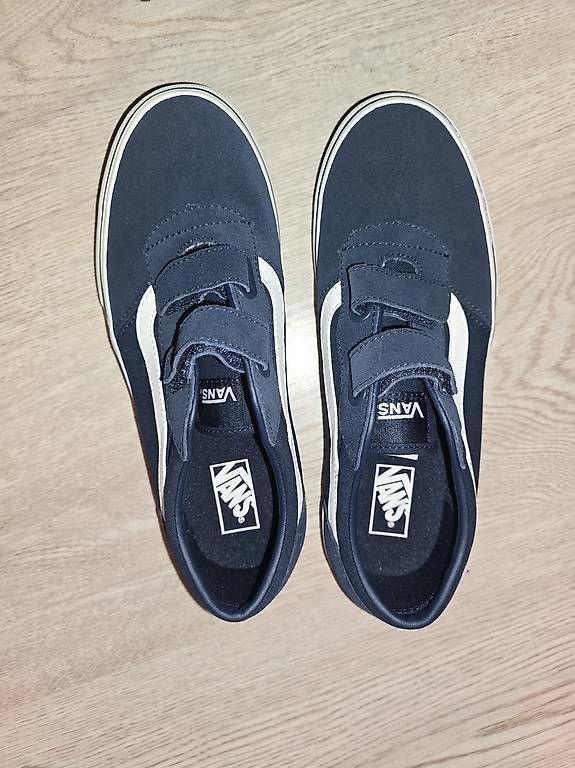 Scarpe da uomo: Vans NEU GR. 32 und 38 – Usato da Rodersdorf venduto da wer_6kyb