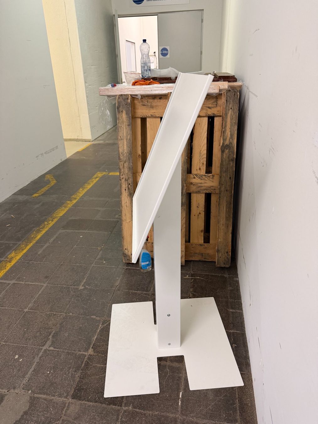 Altro in Decorazioni & Accessori: Stabile Ausstellungsständer aus Metall – Usato da Hinwil venduto da e-intec 1