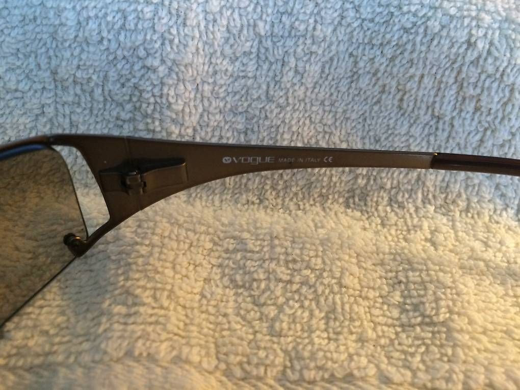 Vogue Brillen & Gläser: Vogue Sonnenbrille – Gebraucht aus Muttenz von einfach-schoen 1