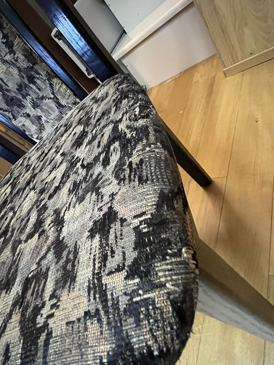 Chaises: 6 Stühle mit gemusterten Stoff – D'occasion à Wängi par Maggj 2