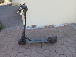Ducati eScooter (20 oder 30km/h)