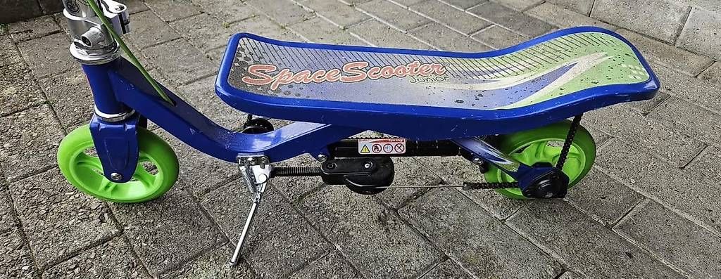 Kickboard: Space Scooter junior – Usato da Roggwil BE venduto da soiniggeli_88 1