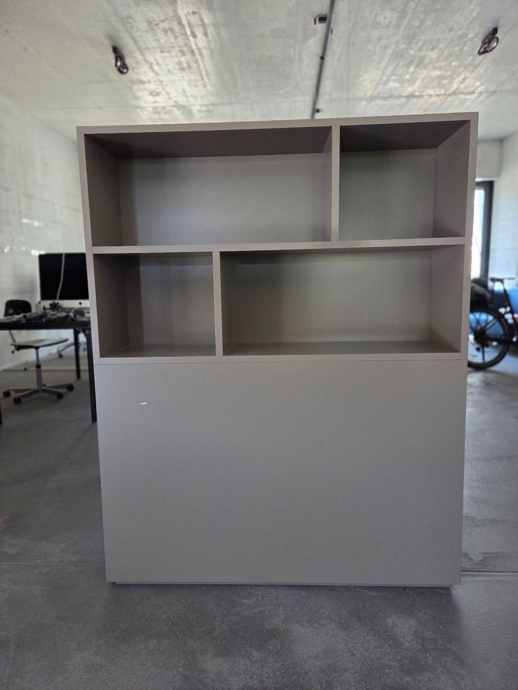Regale: Büroregal aus MDF gespritzt – Gebraucht aus Zürich von mdo_6fw2