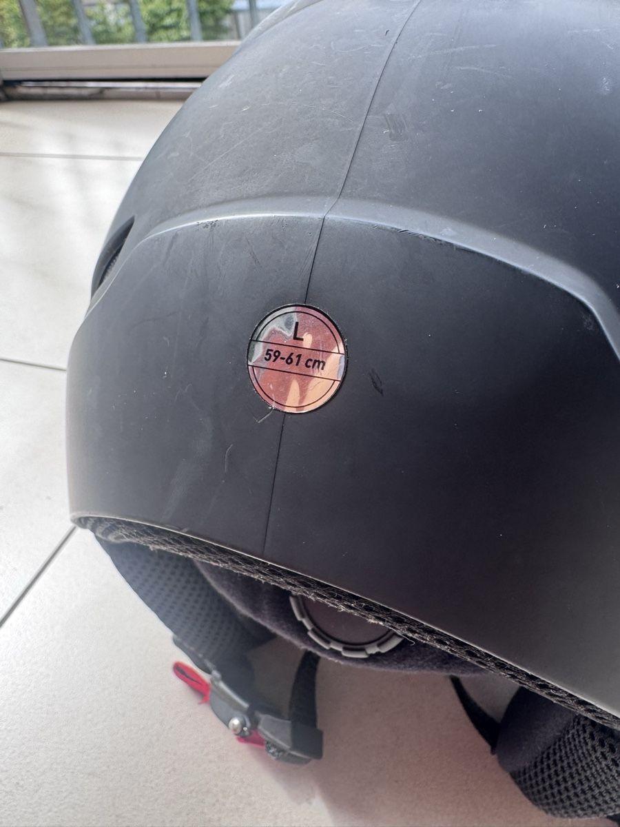 Caschi: Schwarzer Skihelm mit Visier – Usato da Frauenfeld venduto da sophiaverkauft 1