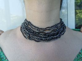 Collier ras le cou tissé en perles