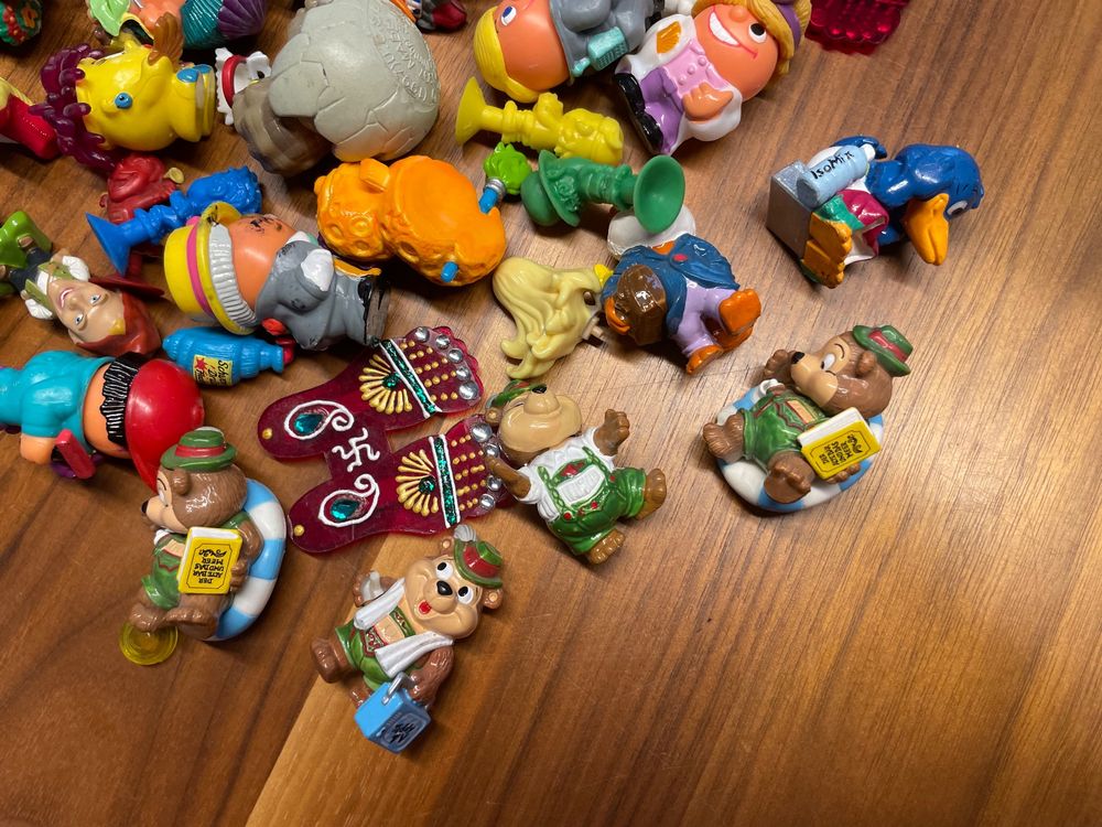 Verschiedene Figuren Kinderüberraschung 2