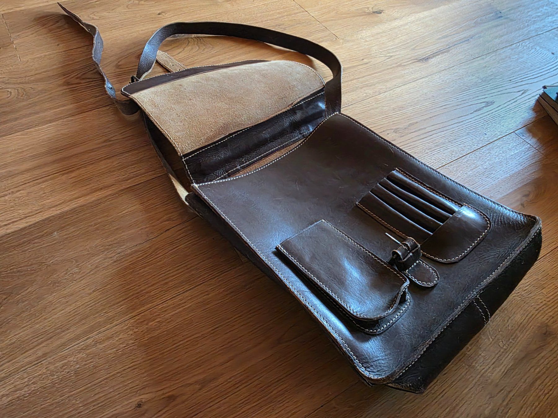 Valigie & Borse: robuste Leder Akten Mappe Laptop Tasche - Hoch Format – Usato da Walterswil BE venduto da Lonitti 3