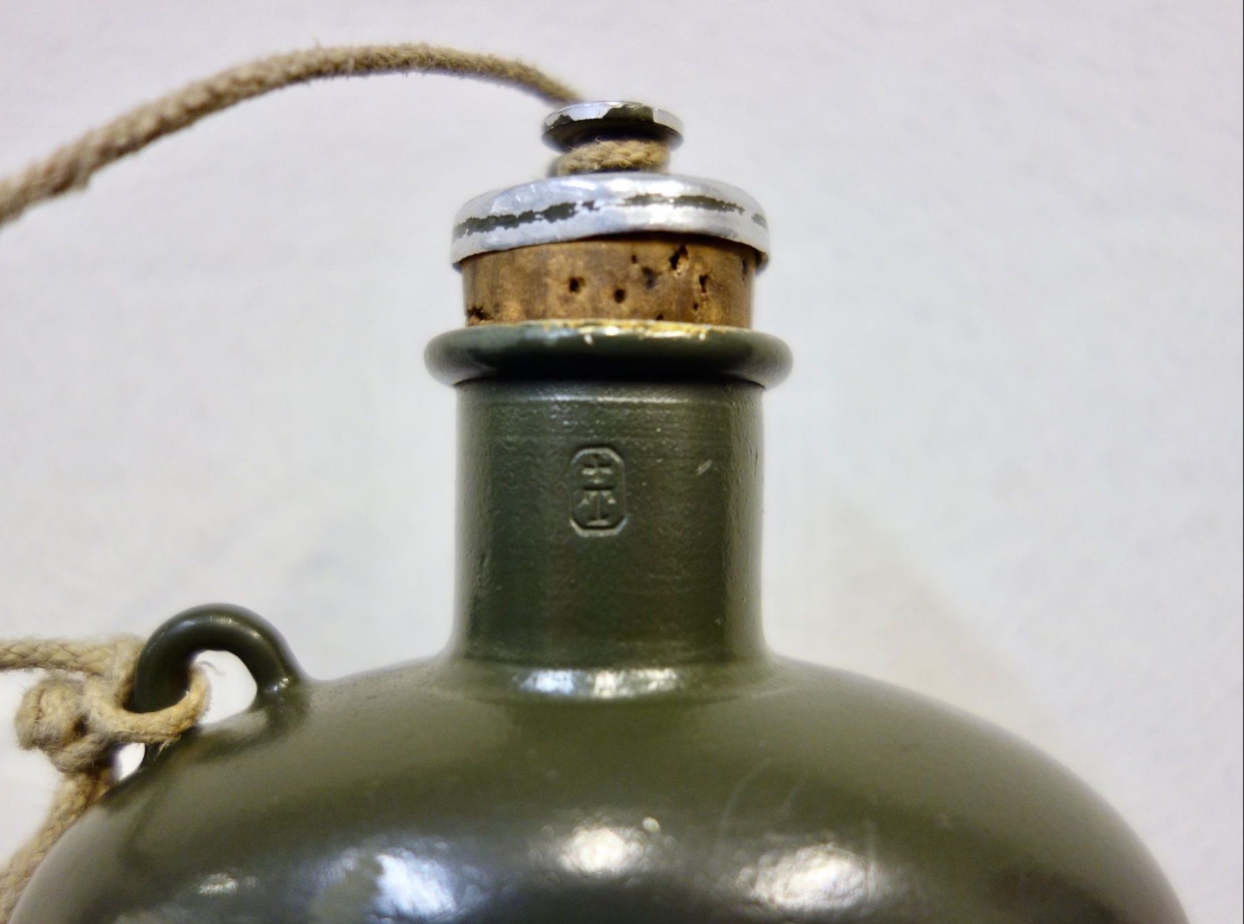 Schweizer Armee Attrezzatura & Pezzi di ricambio: Feldflasche mit Becher Schweizer Armee 1944 – Usato da Kerzers venduto da djstarsky73 5