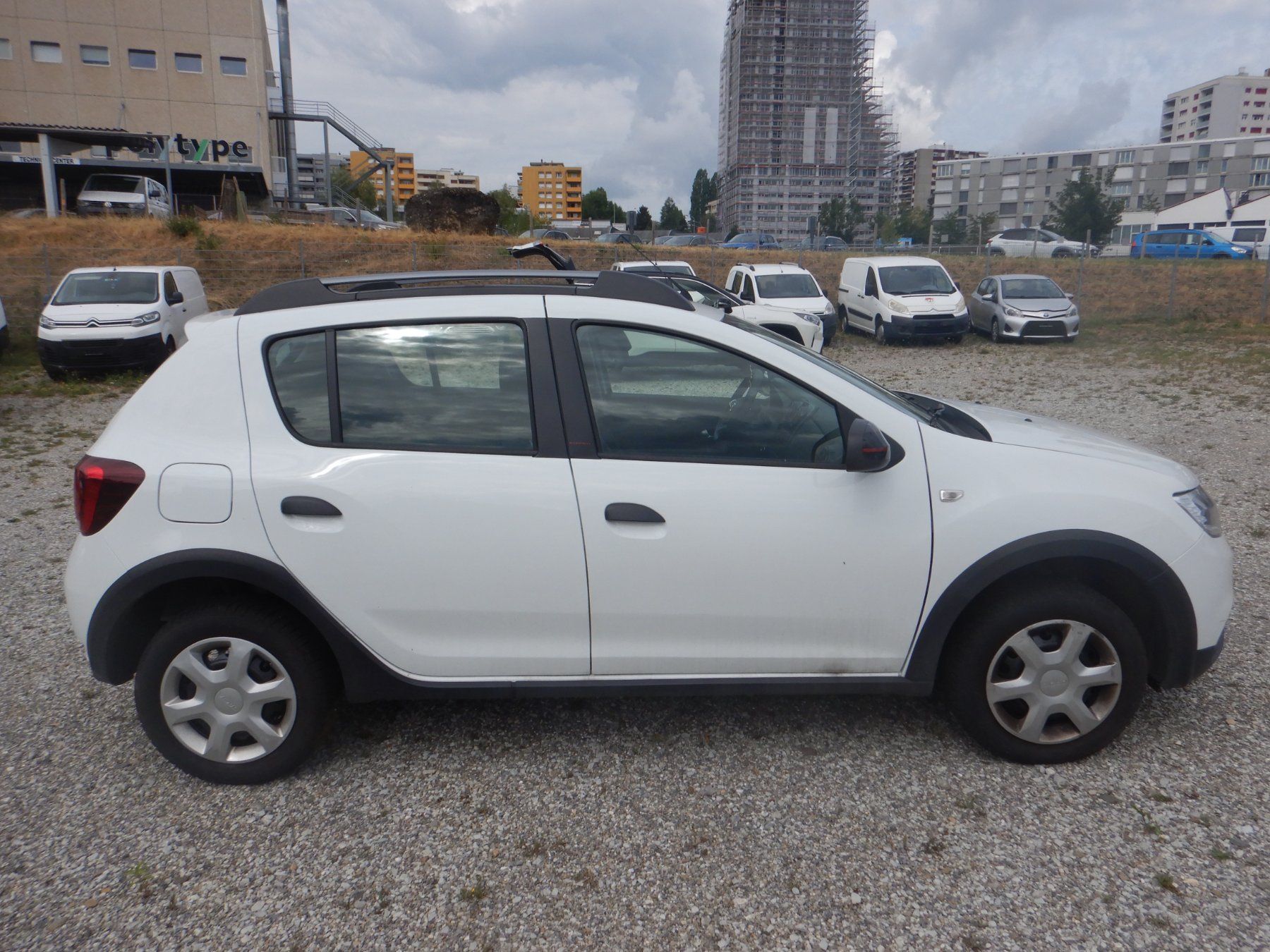 Dacia Autos: Dacia Sandero 90 – Gebraucht aus Fribourg von OFAIL 3