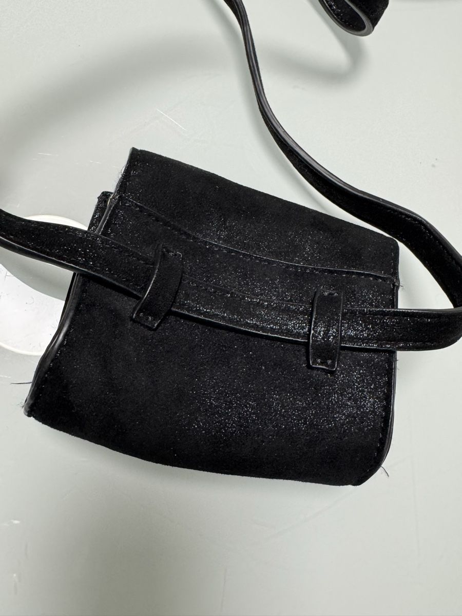 Taschen für Damen: Elegante borsetta nera a tracolla da cintura – Gebraucht aus chur von merygori 2