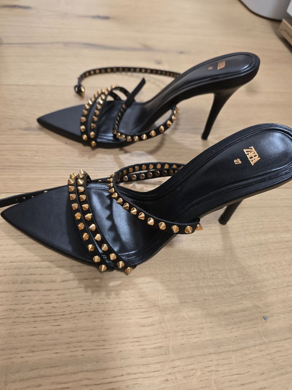 Zara Damenschuhe: Zara Sandalen – Neu (gemäss Beschreibung) aus Rümlang von Arsasladi