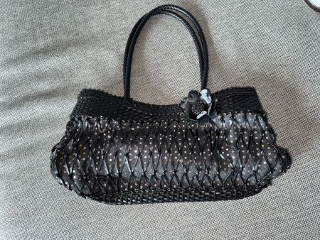 elegante Handtasche schwarz mit Blume Glitzer und "Caro" Mus