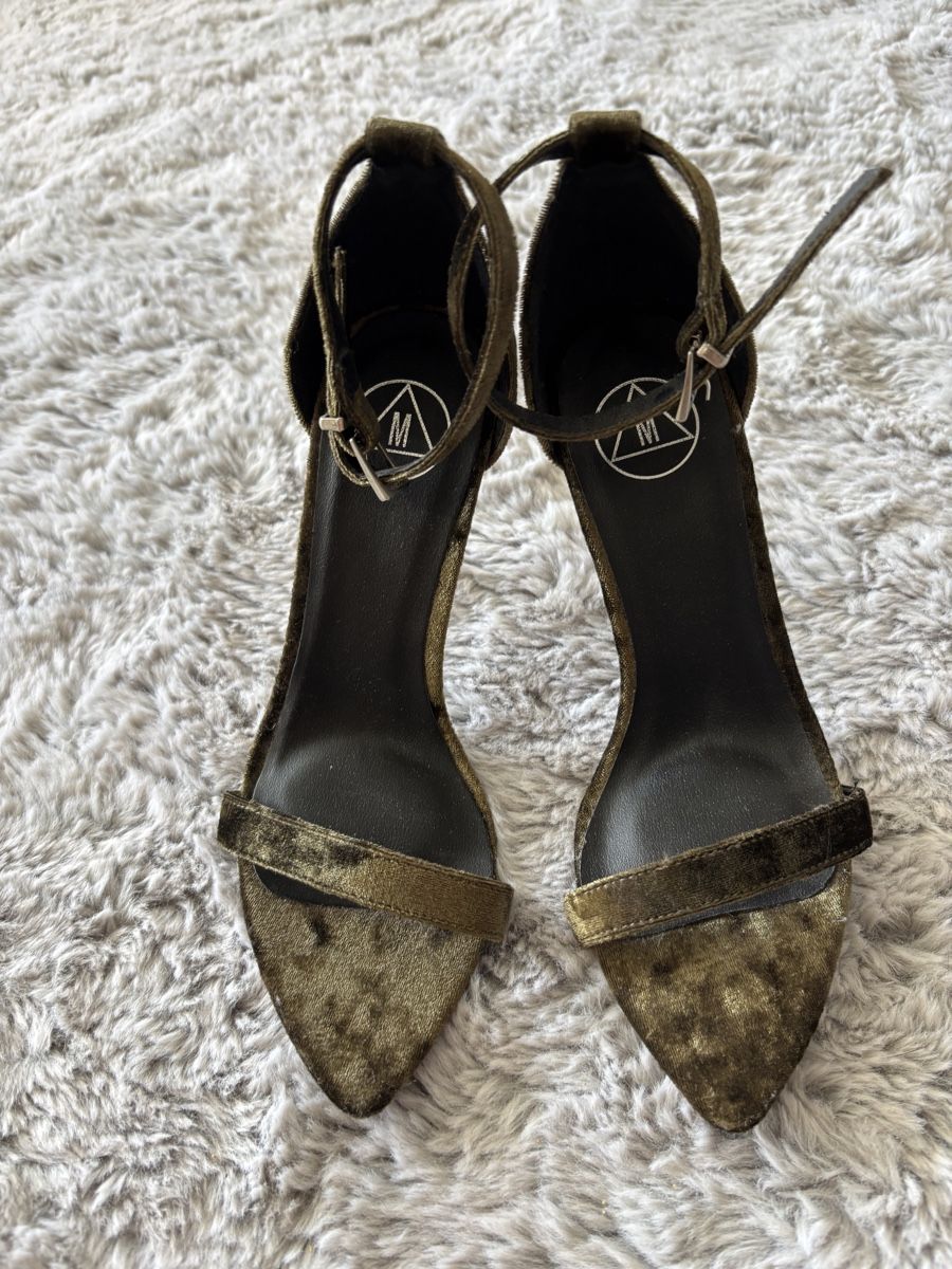 Scarpe da donna: Samt High Heels – Nuovo (secondo la descrizione) da Arbon venduto da Naadiiaa 2
