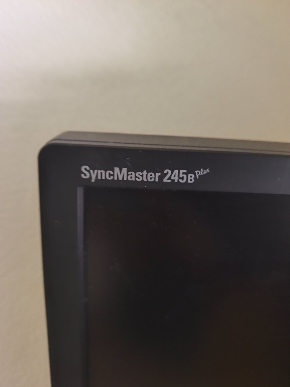 Samsung Monitore: Samsung screen SyncMaster 245b plus – Gebraucht aus Bramois von Onlyrider 1