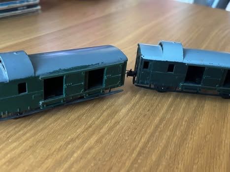 Märklin Modelleisenbahnen: Deux wagons marchandises  – Gebraucht aus Orbe von car_8grw 3