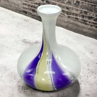 Vase en opaline d'art signé Richartz Art Collection