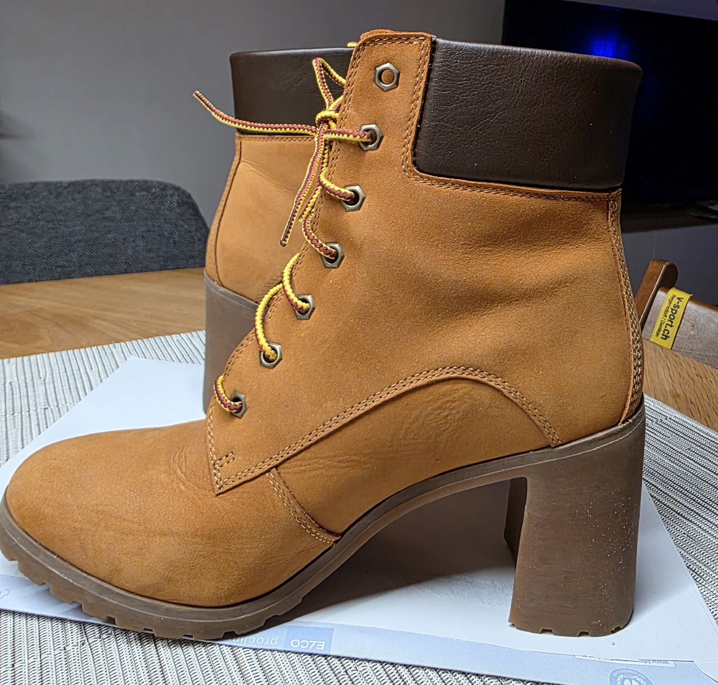Timberland Scarpe da donna: Timberland Damenstiefel mit Absatz, Grösse 40 – Usato da Schlieren venduto da jen_x559 2