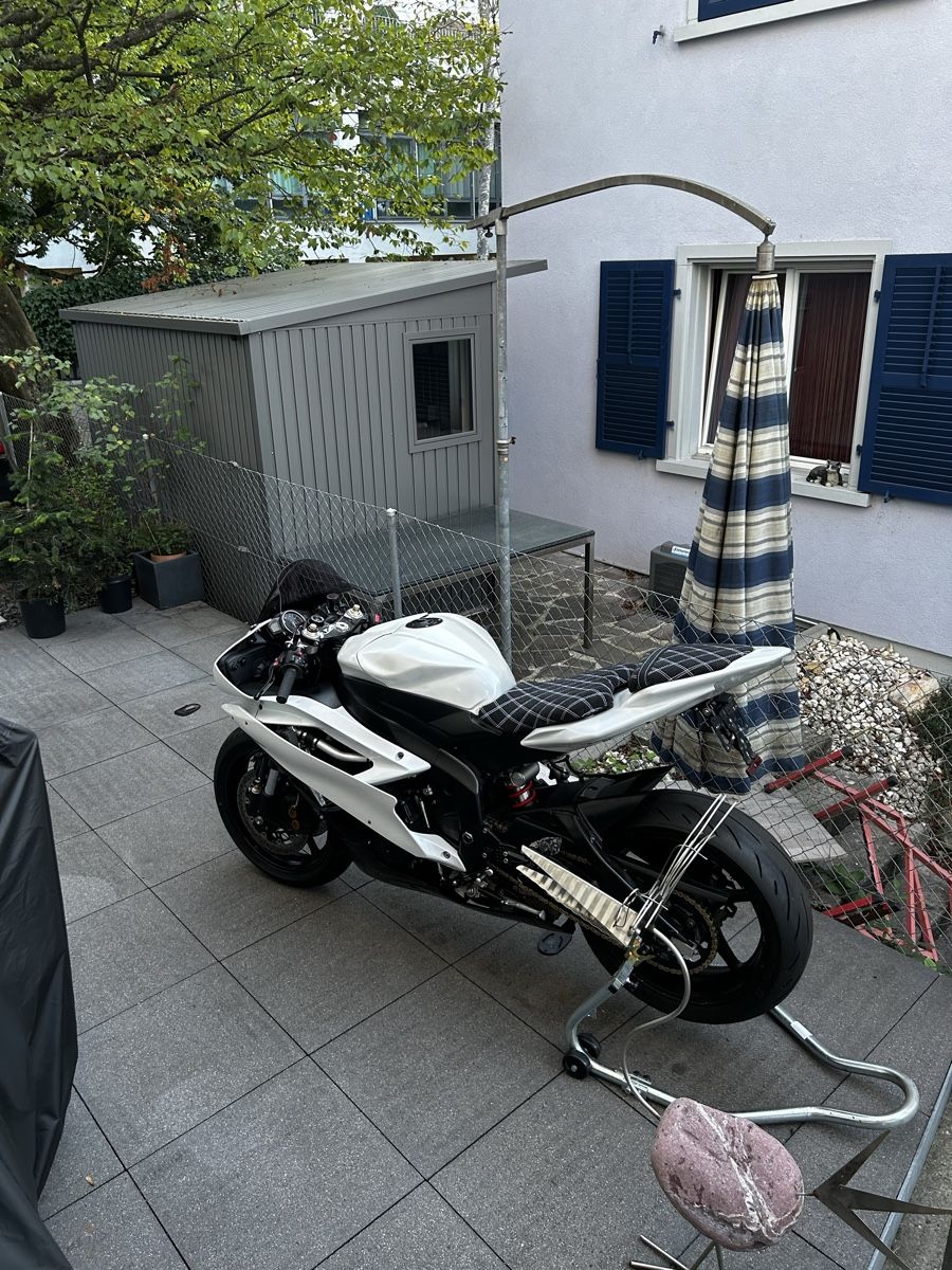 Accessori per altri veicoli: Yamaha R6 RJ11 mit MFK – Usato da Sissach venduto da Frecce3colori 4