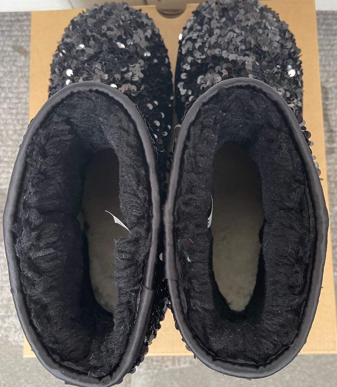 Ugg Damenschuhe: Wintertraum, UGG Classic mini Chunky Sequin Boots Gr.41 – Neu (gemäss Beschreibung) aus Basel von Tashina 4
