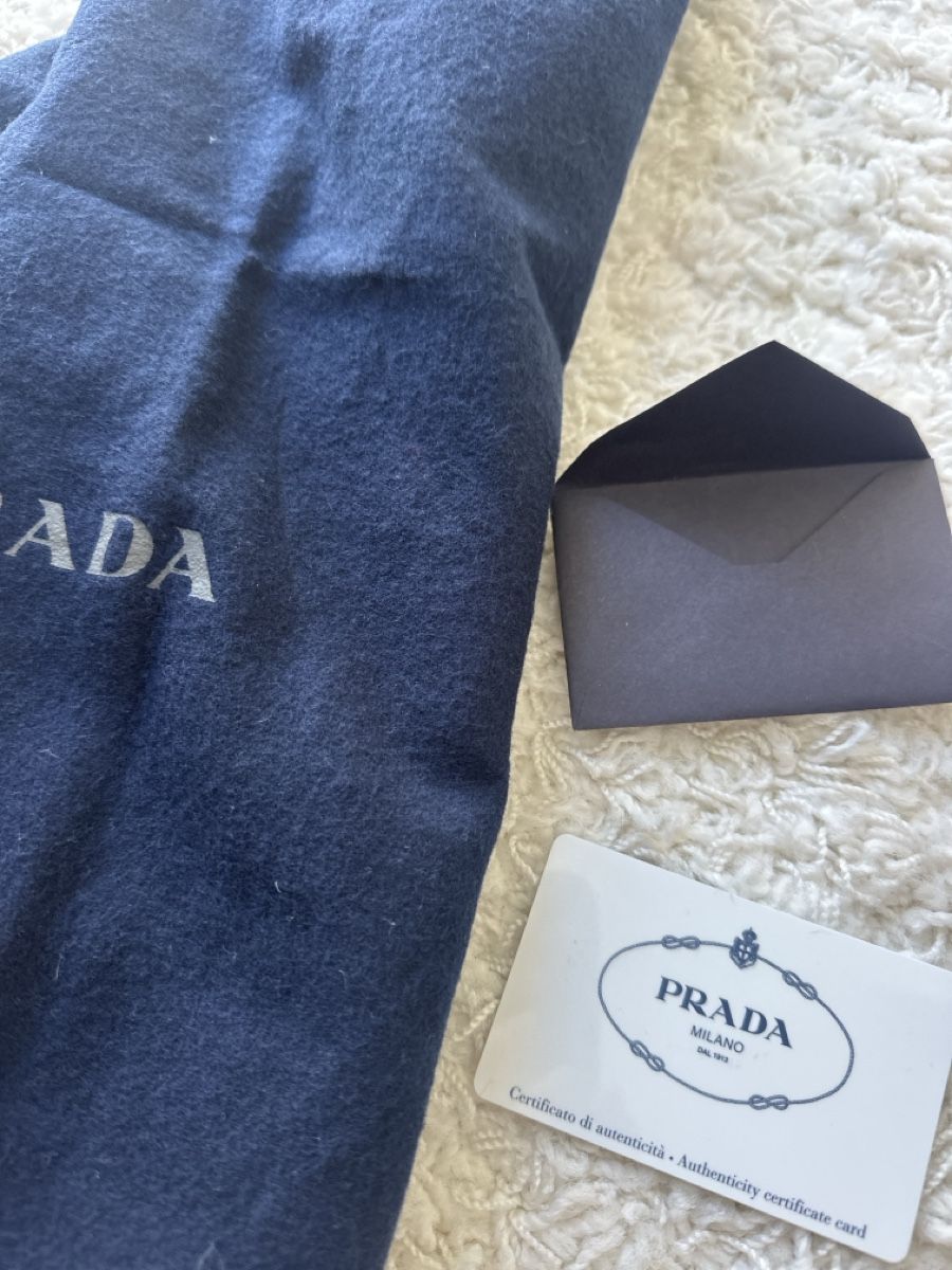 Prada Borse: Prada Umhängetasche schwarz – Nuovo (secondo la descrizione) da St. Gallen venduto da Ursula66 2