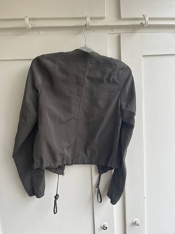 H&M Giacche: Bomberjacke Damen Khaki 32 – Usato da Basel venduto da blumenkimd 1